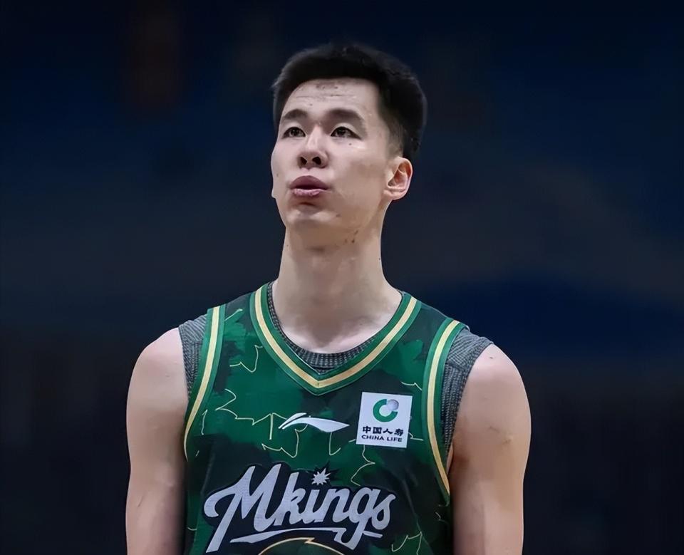 华体会体育登录入口-CBA25-26赛季合同到期的四条“大鱼”，谁被挖走拭目以待